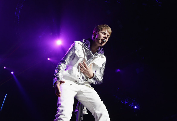 Justin+Bieber+Justin+Bieber+Performs+Milan+WJ2E1620M-Jl