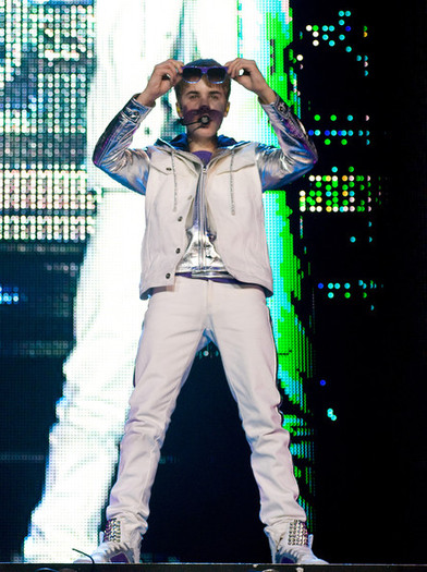 Justin+Bieber+Justin+Bieber+Performs+Concert+AsGQWNnMkEdl