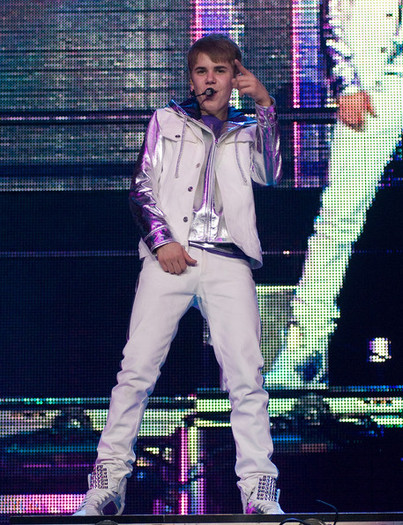 Justin+Bieber+Justin+Bieber+Performs+Concert+JtrphkWE1Hwl