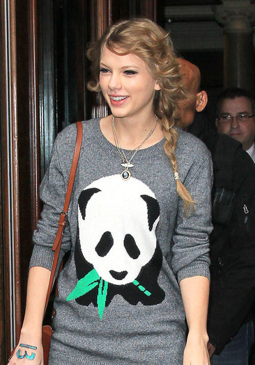 Taylor+Swift+Taylor+Swift+Leaves+Hotel+UJkhnnuZjYXl