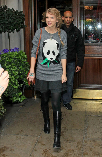 Taylor+Swift+Taylor+Swift+Out+9FF-45jRcY_l
