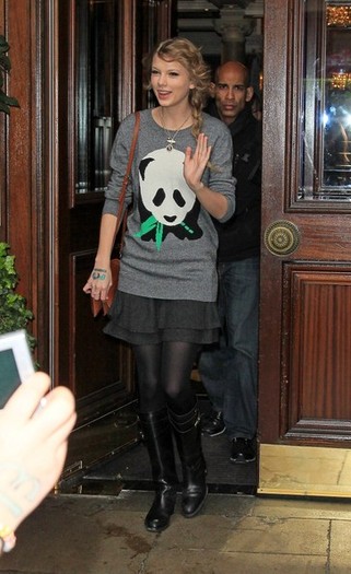 Taylor+Swift+Taylor+Swift+Leaves+Mandarin+FmgQ7FSjVIHl