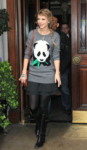 Taylor+Swift+Taylor+Swift+Leaves+Hotel+YXwDItHvlyvl