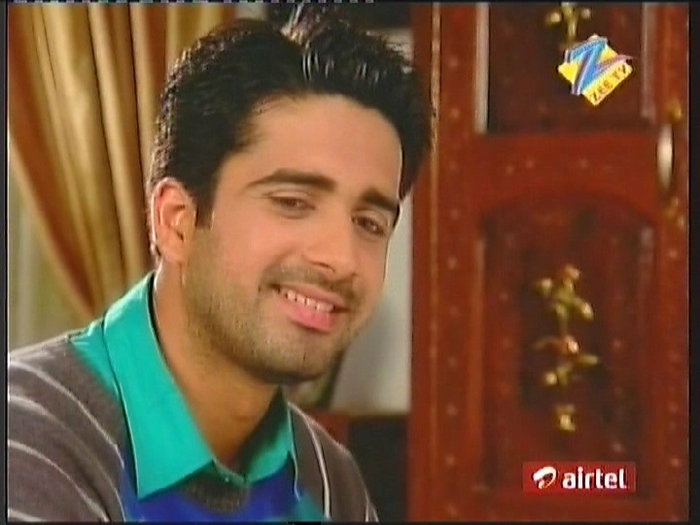 cb210thmarch2011part129 - CHHOTI BAHU 2 CAPS