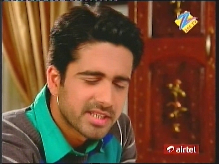 cb210thmarch2011part132 - CHHOTI BAHU 2 CAPS