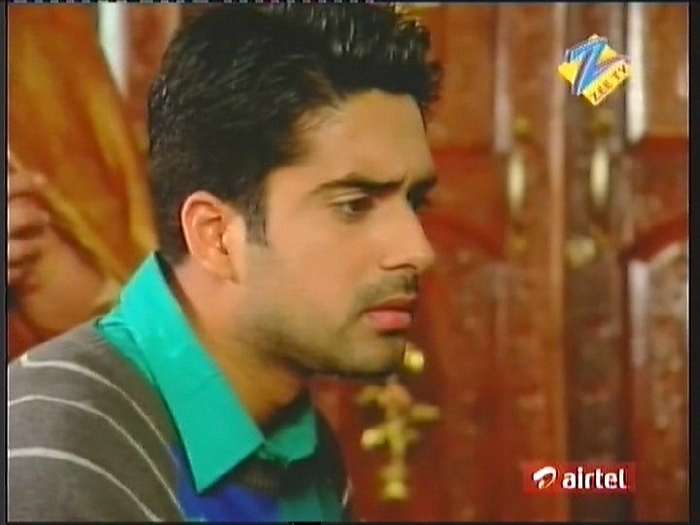 cb210thmarch2011part141 - CHHOTI BAHU 2 CAPS