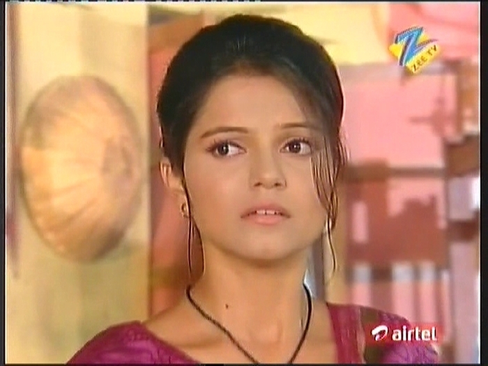 cb210thmarch2011part147 - CHHOTI BAHU 2 CAPS