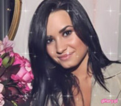 34553420_WRJCPPJIX - poze modificate cu Demi Lovato