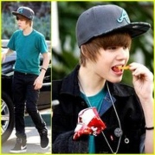 13507705_UIKMTYTXA - poze modificate cu Justin Bieber