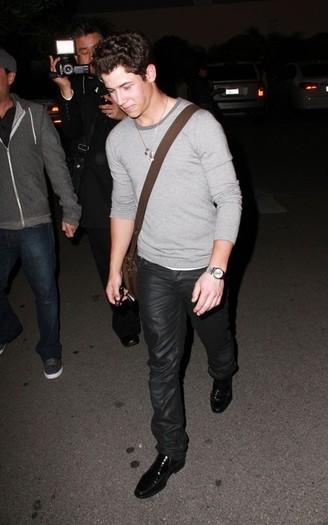 2011-nick-jonas-20710517-500-800