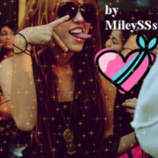 30551717_LYVGXVFPD - 0 Miley Glittery 0