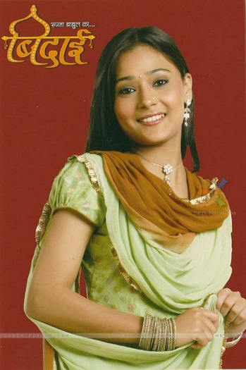 33267-sarah-as-sadhana-in-sapna-babul-ka-bidaai - AAA---Sara Khan---AAA