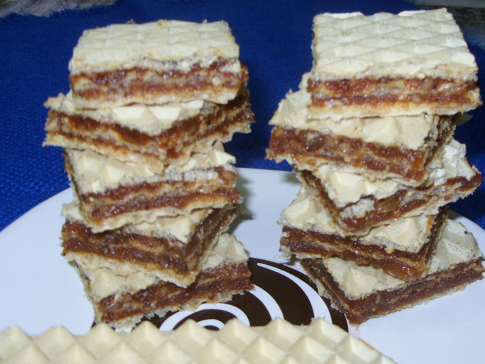 napolitane cu caramel si nuci