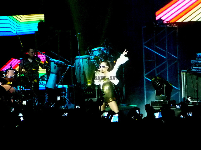 5565275651_cd9ee4db3d_z - Anahi