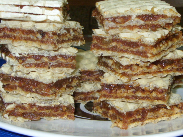 napolitane cu caramel si nuci