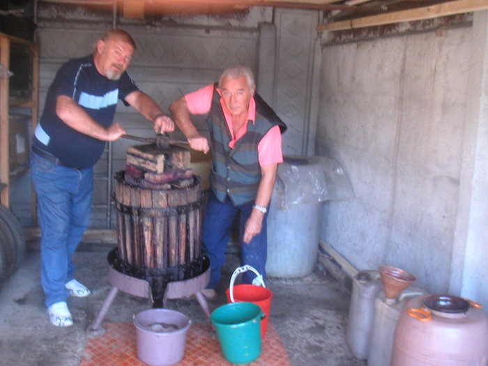 găleată după găleată