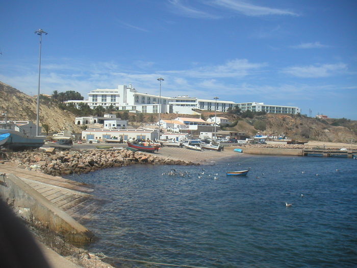 loc de coborit salupe la apa