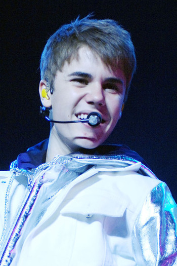 Justin+Bieber+Justin+Bieber+Fans+Italy+yedWhE5lcwbl