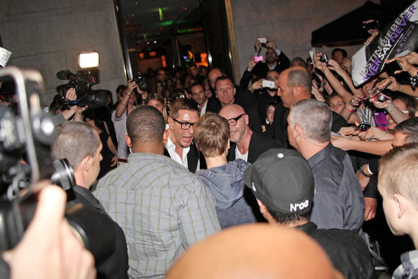 Justin+Bieber+Dolce+Gabbana+Martini+Gold+Launch+PvGyWbpXgCLl - justin bieber 2011 2