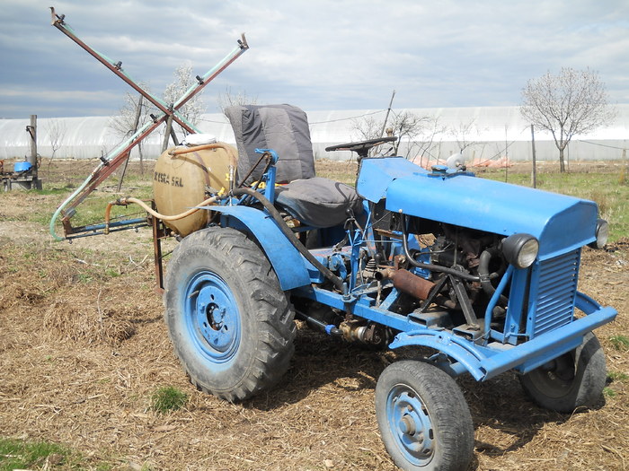 DSCN0346 - tractor homemade