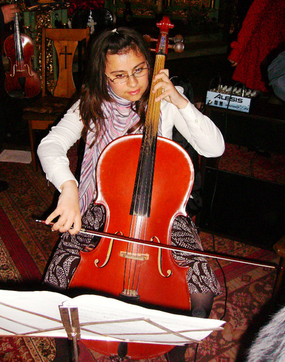 Erine la violoncel; MESSIA de G.F. Haendel
