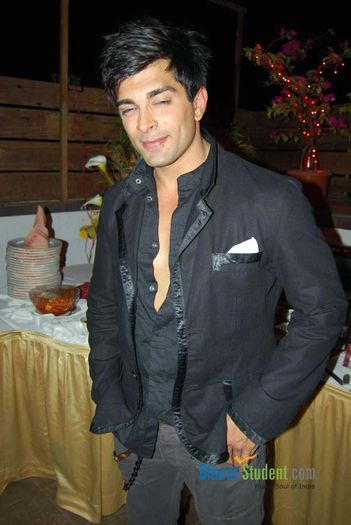 dillmillgaye100episodescompletionparty_023 - DILL MILL GAYYE 100 EPISODES PARTY PICTURE GALLERY