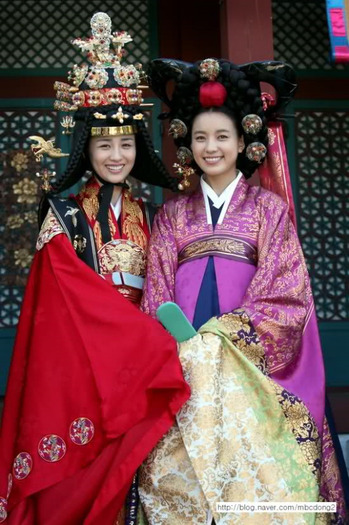 Queen Inhyeon si Dong yi - regina Inhyeon