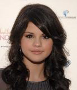 4q3zz3jsm - Selena Gomez