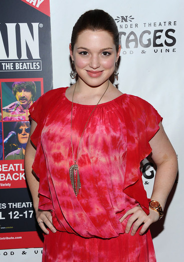 Jennifer+Stone+Opening+Night+Rain+Tribute+ePpmPR2WQMDl - jennifer stone