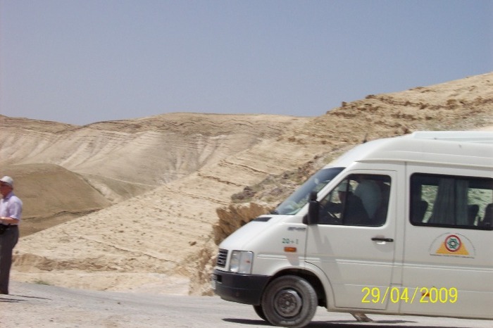 Ultima statie de oprire a microbuzelor de transport pelerini. - SF GHEORGHE locuri deosebite in Palestina