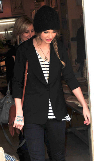 Taylor+Swift+Taylor+Swift+Goes+Birmingham+_41f7PsVmP6l