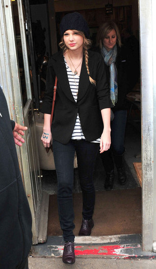 Taylor+Swift+Taylor+Swift+Goes+Birmingham+0RDKOvRcKUGl