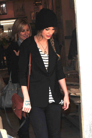 Taylor+Swift+Taylor+Swift+Goes+Birmingham+9XmhPPKHWYPl