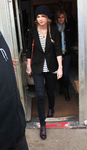 Taylor+Swift+Taylor+Swift+Goes+Birmingham+L4BF_uRPwCll