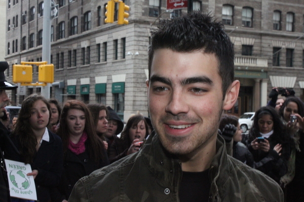 Joe Jonas Greets Fans at the Trump Soho Hotel - Joe Jonas Greets Fans at the Trump Soho Hotel