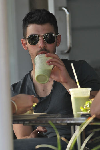 01 - Joe Jonas has lunch at Fred Segal