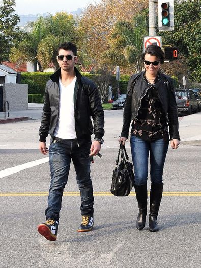 0CASA03UG - Joe Jonas out and about in West Hollywood