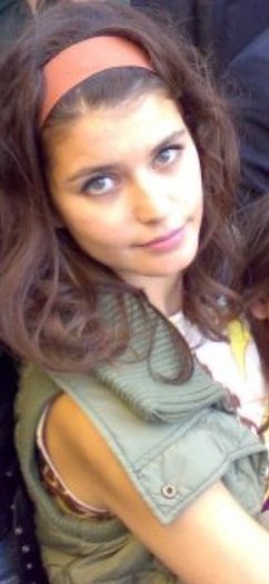 164052_1795570814116_1385081711_2010051_4894075_n - Beren Saat poze personale