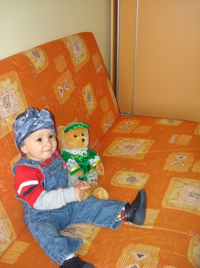 DOI URSULETI - ANDREI A IMPLINIT 1 AN