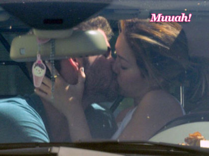 Miley Cyrus - miley cyrus-paparazzi