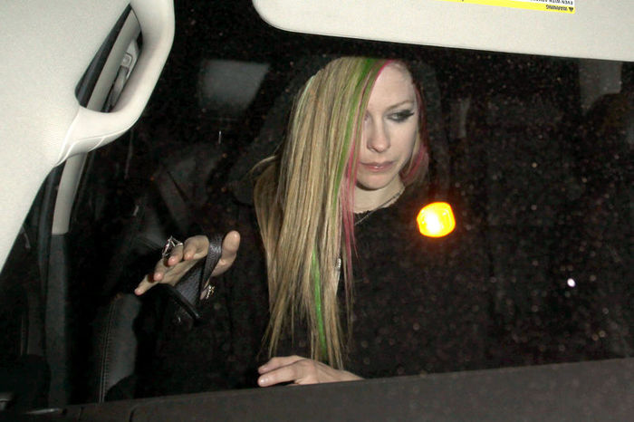 normal_07 - February 2 - Leaving Koi Restaurant with Brody Jenner - Avril Lavigne February 2 - Leaving Koi Restaurant with Brody Jenner