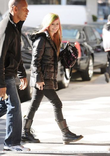 normal_020~9 - Candids  Paparazzi Photos  2011 Candids  Paparazzi Photos  March 8 - Hotel New York - Candids Paparazzi Photos 2011 Candids Paparazzi Photos March 8 - Hotel New York avril lavigne