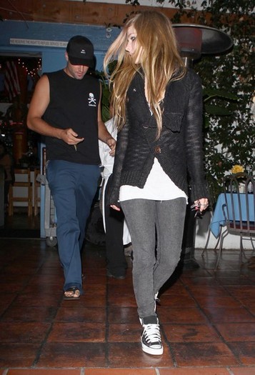 Avril Lavigne Avril Lavigne Brody Jenner Out 0T8OC6iGGSRl - Avril Lavigne And Brody Jenner Out For D - Avril Lavigne And Brody Jenner Out For Dinner In Malibu