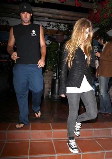 Avril Lavigne Avril Lavigne Brody Jenner Out QTqLxv185cCl - Avril Lavigne And Brody Jenner Out For D - Avril Lavigne And Brody Jenner Out For Dinner In Malibu