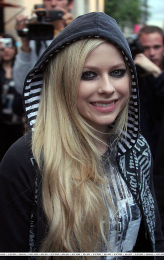 z1 - Avril Lavigne-Paris France June 22 2007 - Avril Lavigne-Paris France June 22 2007