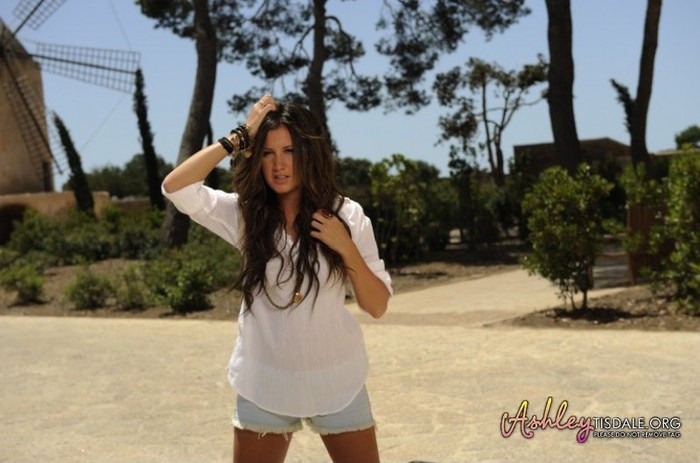 020 - Ashley Tisdale-Photoshoot 32
