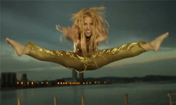 shakira_loca_music_video_still - shakira