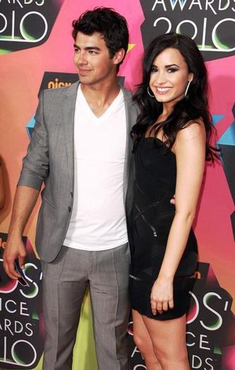 jemi-kca-lovers_0 - Demi Lovato s-a despartit de Joe Jonas