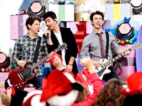 jonas-brothers-craciun - Jonas Brothers preview al concertului de Craciun de la Disney