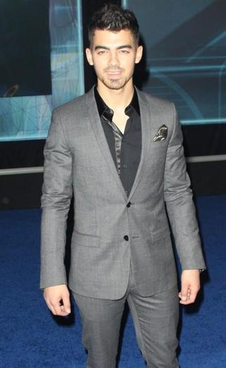 joetron-28 - FoR U JoE JoNaS 5